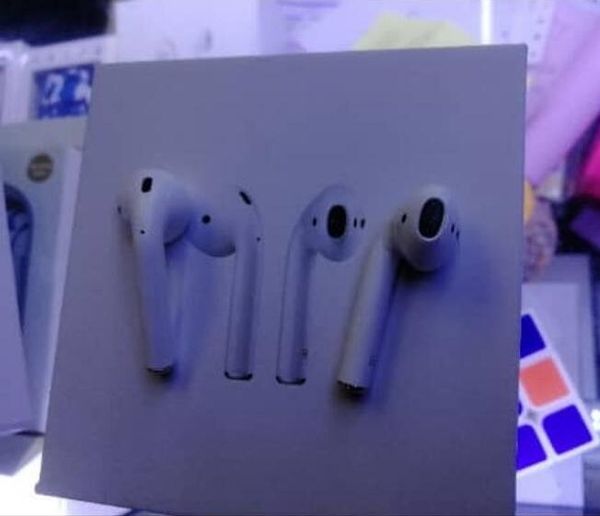 W1 uperimitation 1 v 1wirele earphone bluetooth 5 0 headphone touch magnetic voice pop up popup iri not origin airpod air pod airpod
W1 uperimitation 1 v 1wirele earphone bluetooth 5 0 headphone touch magnetic voice pop up popup iri not origin airpod air pod airpod