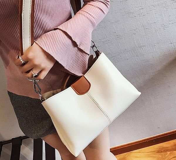 ковш сумка женский 2020 новая сумка color matching simple wild сумка женские сумки готовы к отправке
ковш сумка женский 2020 новая сумка color matching simple wild сумка женские сумки готовы к отправке