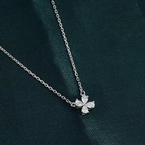 aazuo real 18k white gold real pyriform diamond 4 leaf flower pendent with chain necklace gifted for women party 18inch au750, Silver
aazuo real 18k white gold real pyriform diamond 4 leaf flower pendent with chain necklace gifted for women party 18inch au750, Silver