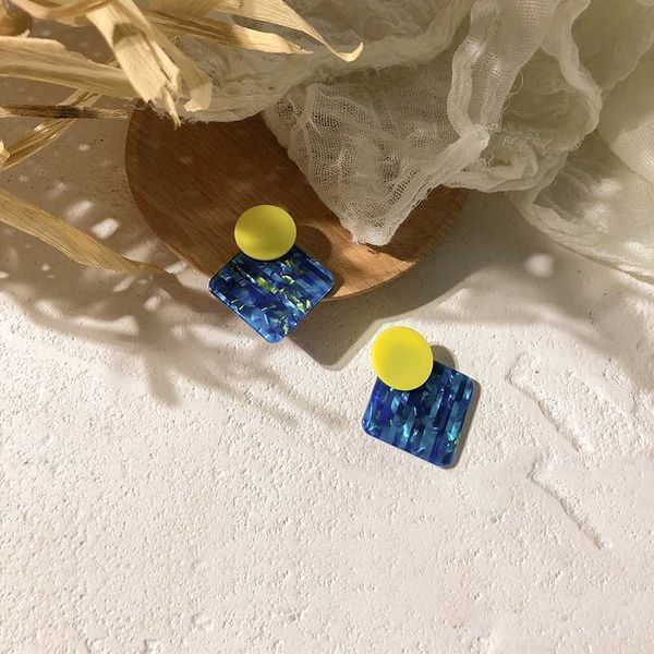 kpop fashion double color acrylic stud earrings korean cute statement big geometric earrings women 2020 jewelry gift, Golden;silver
kpop fashion double color acrylic stud earrings korean cute statement big geometric earrings women 2020 jewelry gift, Golden;silver