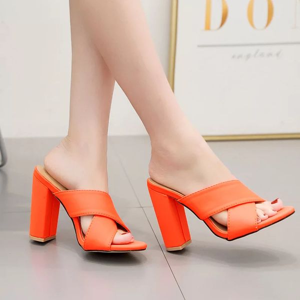 summer designer new product thick and high-heeled women outside wearing hollow open-toed cool slippers, Black
summer designer new product thick and high-heeled women outside wearing hollow open-toed cool slippers, Black