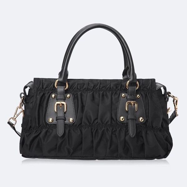 wholesale female fashion classic messenger bag nylon oxford tarpaulin bag european and american fold handbag one shoulder diagonal bag
wholesale female fashion classic messenger bag nylon oxford tarpaulin bag european and american fold handbag one shoulder diagonal bag