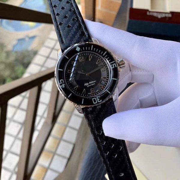 супер 110 montre de luxe 8215 механический механизм 40 * 13 мм синий светлый цвет стекла верхний слой coinskin watch band дизайнерские часы, Slivery;brown
супер 110 montre de luxe 8215 механический механизм 40 * 13 мм синий светлый цвет стекла верхний слой coinskin watch band дизайнерские часы, Slivery;brown