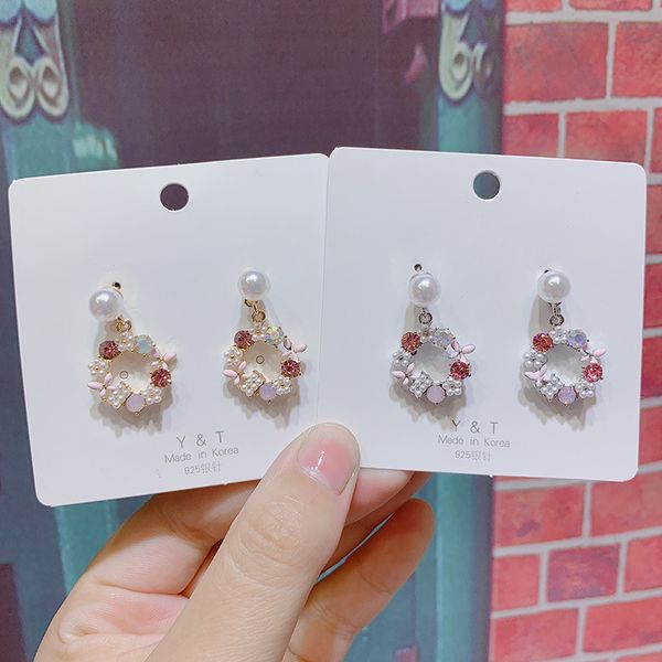 temperament small fresh flower silver needle earrings fashion sweet girl women's exquisite rhinestones imitation pearl jewelry
temperament small fresh flower silver needle earrings fashion sweet girl women's exquisite rhinestones imitation pearl jewelry
