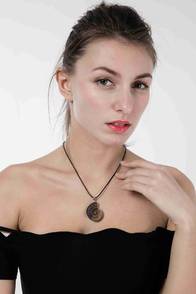 charms natural healing ammonite madagascar gem stone conch chrysanthemum pendant necklace for women men necklaces pendants lol, Silver
charms natural healing ammonite madagascar gem stone conch chrysanthemum pendant necklace for women men necklaces pendants lol, Silver