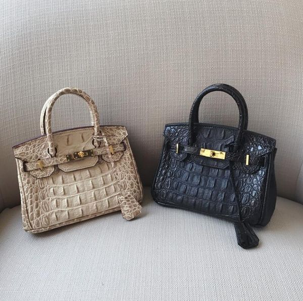 2020 fashion new style designer crocodile platinum bag women's bag cowhide lock handbag messenger bag famous handbag
2020 fashion new style designer crocodile platinum bag women's bag cowhide lock handbag messenger bag famous handbag