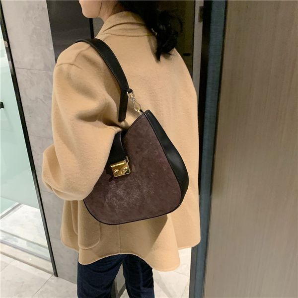 new ladies suede leather hand bags handbags women bags simple shoulder crossbody for women
new ladies suede leather hand bags handbags women bags simple shoulder crossbody for women