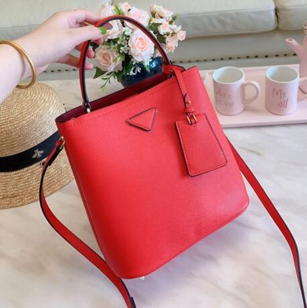 classic brand shoulder bags bucket bag women designer handbags messenger bags flower printing crossbody purse
classic brand shoulder bags bucket bag women designer handbags messenger bags flower printing crossbody purse