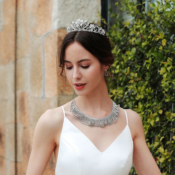 european and american palace bride, crown baroque queen rose rose alloy crown wedding dress accessories accessories, Golden;white
european and american palace bride, crown baroque queen rose rose alloy crown wedding dress accessories accessories, Golden;white