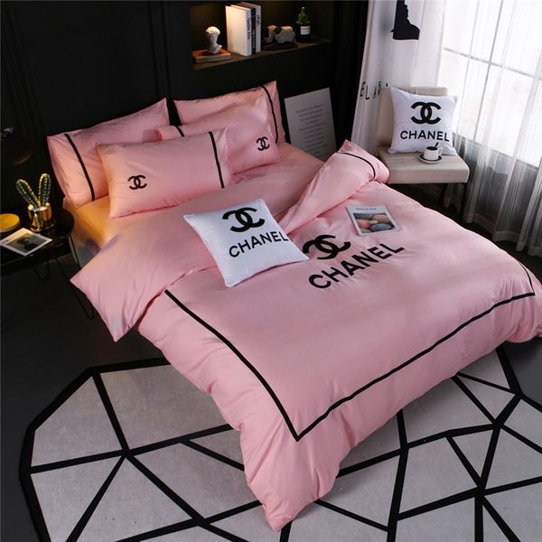 fashionable luxury bedding set king size queen single double duvet cover set soft cotton comfortable comforter cover with pillowcase
fashionable luxury bedding set king size queen single double duvet cover set soft cotton comfortable comforter cover with pillowcase