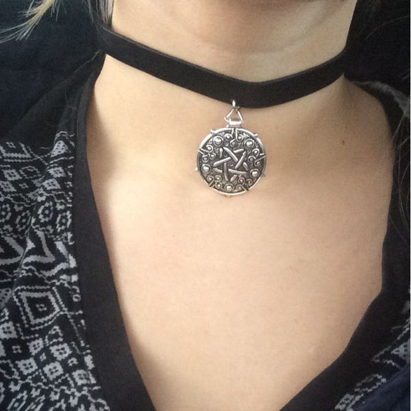 10pcs) round star stamped charm witch 3 yennefer medallion black leather choker the wild hunt game cosplay gothic necklace, Silver
10pcs) round star stamped charm witch 3 yennefer medallion black leather choker the wild hunt game cosplay gothic necklace, Silver