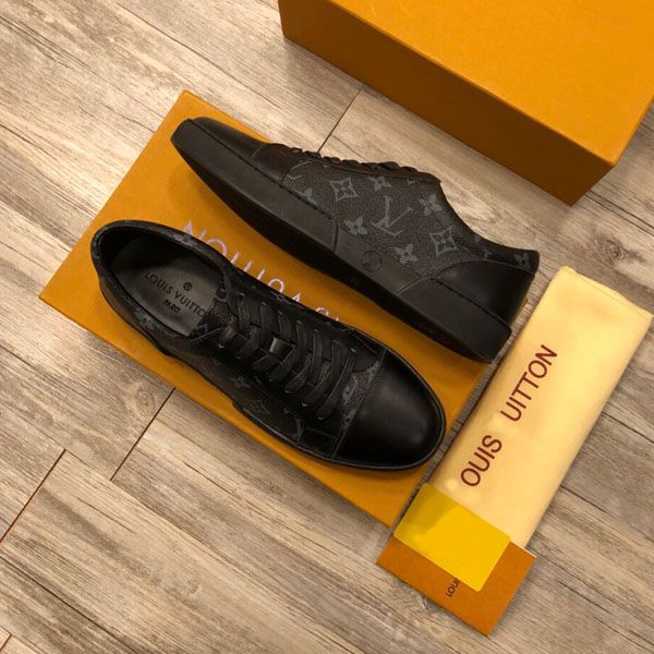 luxury sports shoes men's high-quality sports trainer shoes women's luxury shoes casual fashion outdoor running size 38-45 108, Black
luxury sports shoes men's high-quality sports trainer shoes women's luxury shoes casual fashion outdoor running size 38-45 108, Black