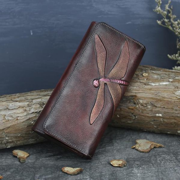 2020 New first layer cowhide wallet female butterfly leather carving bag long wallet European and American trend retro clutch leather
2020 New first layer cowhide wallet female butterfly leather carving bag long wallet European and American trend retro clutch leather