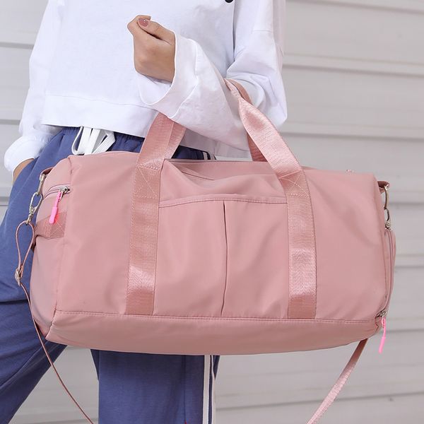 fashion women large travel bag portable large capacity training luggage bag multifunctional weekend duffel
fashion women large travel bag portable large capacity training luggage bag multifunctional weekend duffel