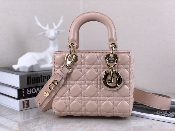 newly launched 2019 chain concise personality stitching style wallet bags girl brand, White
newly launched 2019 chain concise personality stitching style wallet bags girl brand, White