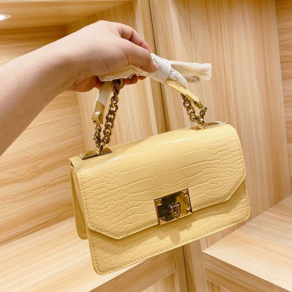 ретро плечо сумки женские женская сумка цепи crossbody классический способа высокого качества flap bag бесплатная доставка
ретро плечо сумки женские женская сумка цепи crossbody классический способа высокого качества flap bag бесплатная доставка