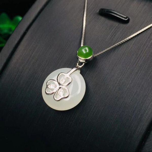 красивые 925 sterling silver white хотан jade круглый inlay clover lucky амулет ожерелье для женщин ювелирные изделия шарма подарков
красивые 925 sterling silver white хотан jade круглый inlay clover lucky амулет ожерелье для женщин ювелирные изделия шарма подарков