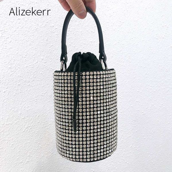 блестящие rhinestone ковш сумки женщин 2020 новых корейских trend silver diamonds сцепления кошельки и сумки дамы малый сумки на ремне
блестящие rhinestone ковш сумки женщин 2020 новых корейских trend silver diamonds сцепления кошельки и сумки дамы малый сумки на ремне