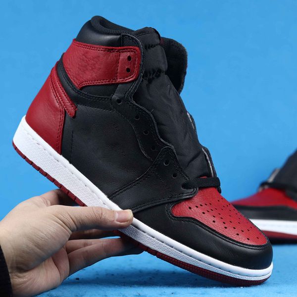 jumpman 1 mid bred 554724-054 black white gym red schoenen size 41-46 fashion trainers new designer sneakers womans, White;red
jumpman 1 mid bred 554724-054 black white gym red schoenen size 41-46 fashion trainers new designer sneakers womans, White;red