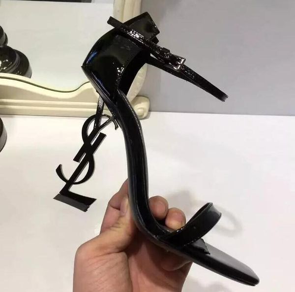 Real leather brand new hoe woman ummer buckle trap rivet andal high heeled hoe pointed toe fa hion ingle y l high heel10 5cm 
Real leather brand new hoe woman ummer buckle trap rivet andal high heeled hoe pointed toe fa hion ingle y l high heel10 5cm