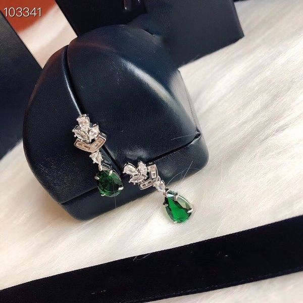 fashion-classic designer white gold new york colletion brand green crystal charm dangle earrings for women jewelry, Silver
fashion-classic designer white gold new york colletion brand green crystal charm dangle earrings for women jewelry, Silver