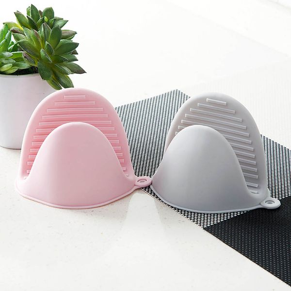 1pcs silicone kitchen helper heat insulation gloves silicone hand clip baking tools pot bowel holder baking oven mittens19jun19
1pcs silicone kitchen helper heat insulation gloves silicone hand clip baking tools pot bowel holder baking oven mittens19jun19
