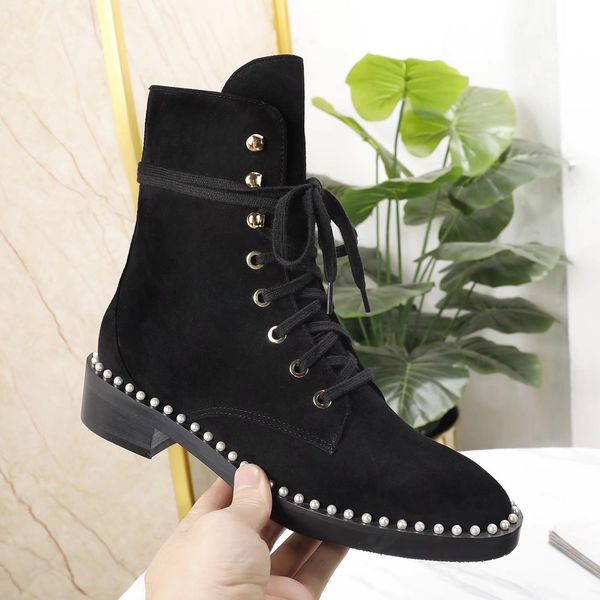 2019 new low-fashion wild latest women designer boots martin rubber sole 100% genuine leather size 35-41 original packaging, Black
2019 new low-fashion wild latest women designer boots martin rubber sole 100% genuine leather size 35-41 original packaging, Black