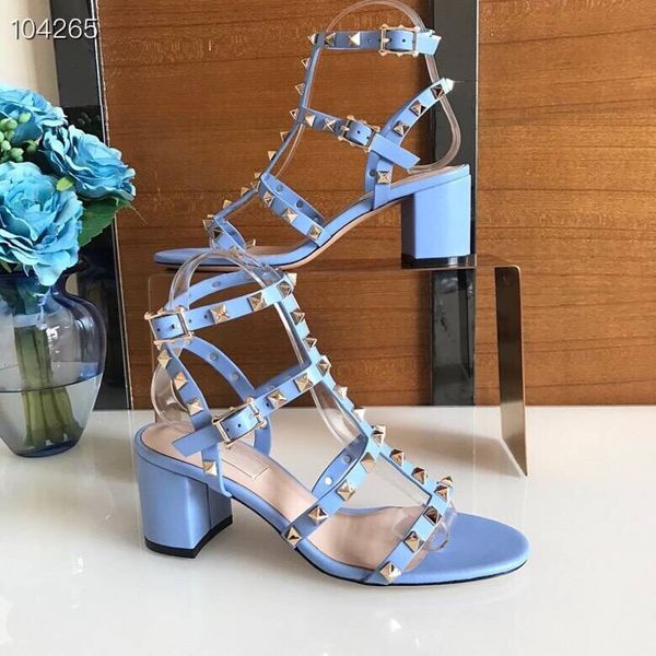 2019 designer heeled sandals coarse heel leather classic woman shoes metal buckle for parties and banquets luxury sandals size 35-40, Black
2019 designer heeled sandals coarse heel leather classic woman shoes metal buckle for parties and banquets luxury sandals size 35-40, Black