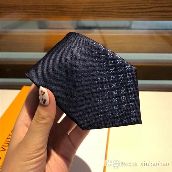 2019 лучшее качество мужчины шеи галстук монограмма окропляет аутентичные 100% silk с коробкой, Blue;purple
2019 лучшее качество мужчины шеи галстук монограмма окропляет аутентичные 100% silk с коробкой, Blue;purple