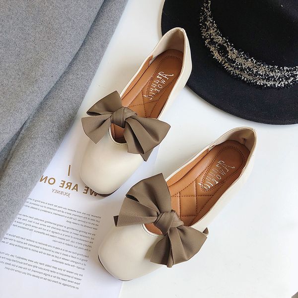 grandma shoes female flat bottom 2020 spring and summer new fairy peas shoes square head shallow mouth single, Black
grandma shoes female flat bottom 2020 spring and summer new fairy peas shoes square head shallow mouth single, Black