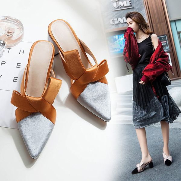 the spring/summer 2020 fashion trend is to wear a web celebrity medium heel and large heel soles on the outside, Black
the spring/summer 2020 fashion trend is to wear a web celebrity medium heel and large heel soles on the outside, Black