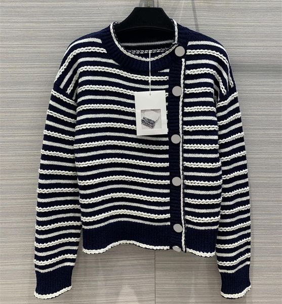europe and the united states women's new winter 2020 long sleeve stripe twist fashion knitting sweater, White;black
europe and the united states women's new winter 2020 long sleeve stripe twist fashion knitting sweater, White;black