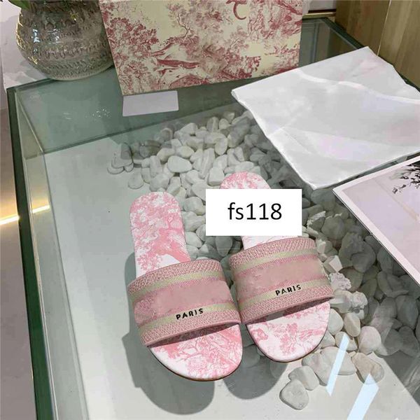 latest dazzle flowers women designer slippers flat bottom embroidery sandal floral brocade slipper flip flops 3 3, Black
latest dazzle flowers women designer slippers flat bottom embroidery sandal floral brocade slipper flip flops 3 3, Black