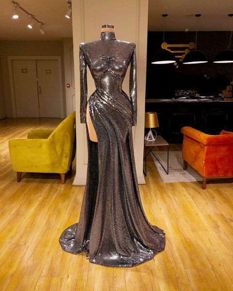 2020 sparkly high slit evening dresses high neck long sleeve ruffles beaded prom dress a line custom made robes de soirée, Black;red
2020 sparkly high slit evening dresses high neck long sleeve ruffles beaded prom dress a line custom made robes de soirée, Black;red