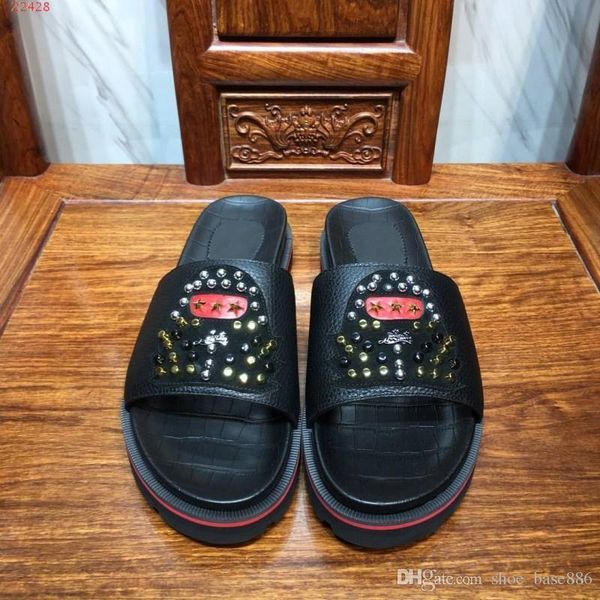 2019 fashion cool black classic temperament latest design for rivets slip- on flip flops sport slippers size 38-46
2019 fashion cool black classic temperament latest design for rivets slip- on flip flops sport slippers size 38-46