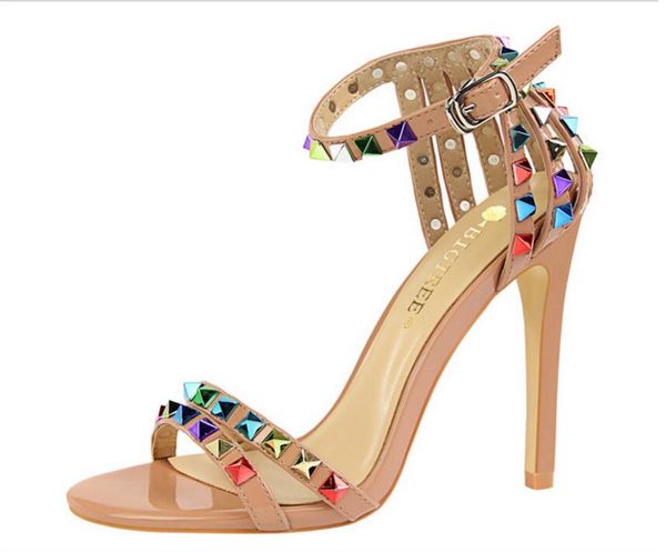 2020 summer new fashion womens high-heeled sandals rivets buckle high heels fine with shoes size 35 to 40, Black
2020 summer new fashion womens high-heeled sandals rivets buckle high heels fine with shoes size 35 to 40, Black