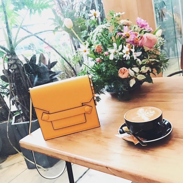 luxurious2019 briefcase two-sided three-colour genuine leather cowhide single shoulder messenger woman 24 hour package trend 
luxurious2019 briefcase two-sided three-colour genuine leather cowhide single shoulder messenger woman 24 hour package trend