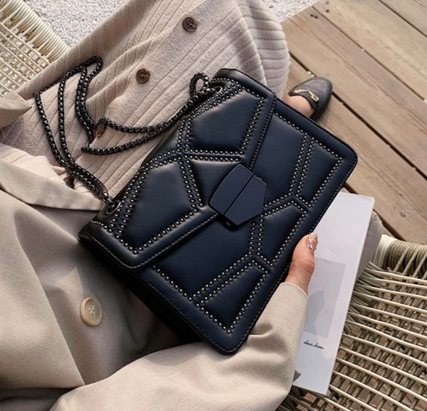 заклепки цепи небольшой crossbody сумки для женщин плеча сумка леди роскошные сумки
заклепки цепи небольшой crossbody сумки для женщин плеча сумка леди роскошные сумки