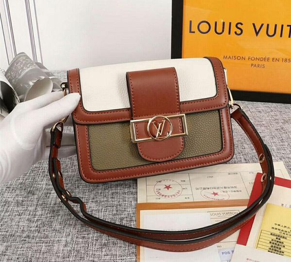 l20 french high-end brand ladies fashion small square bag classic charm exquisite fashion design party delivery m68621, Black;red
l20 french high-end brand ladies fashion small square bag classic charm exquisite fashion design party delivery m68621, Black;red