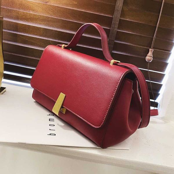 vintage square crossbody bag 2020 fashion new leather women's handbag high capacity shoulder messenger bag
vintage square crossbody bag 2020 fashion new leather women's handbag high capacity shoulder messenger bag