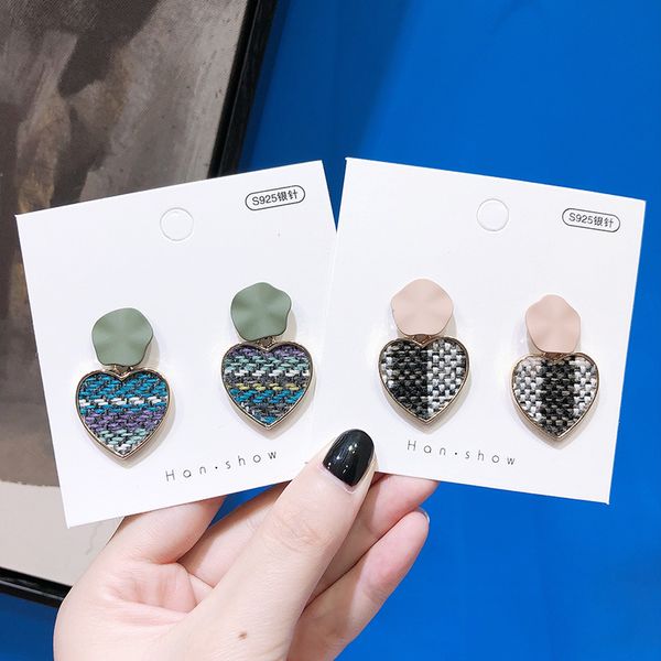 autumn new korean vintage simple wool woven plaid metal love silver needle earrings fashion sweet girl women jewelry accessories
autumn new korean vintage simple wool woven plaid metal love silver needle earrings fashion sweet girl women jewelry accessories