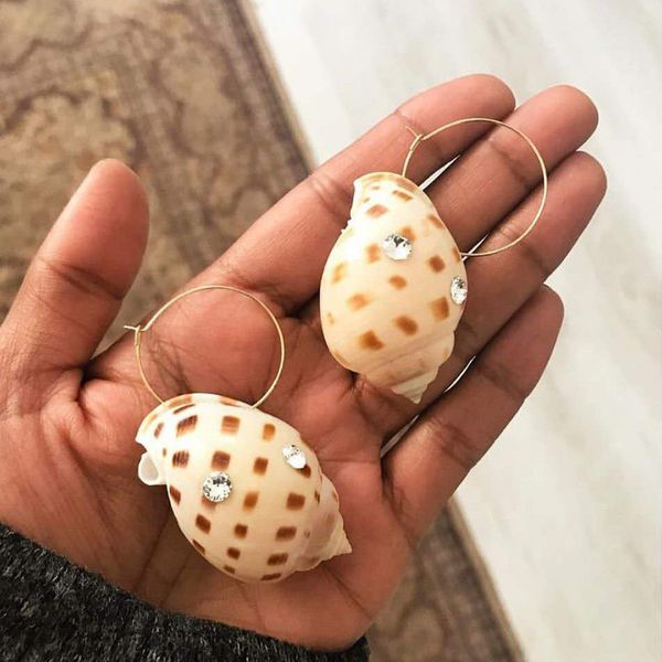 shell hyperbole circle dangle hoop earrings for women sea shell drop earrings round ear stud gold summer dress jewelry ornament, Golden;silver
shell hyperbole circle dangle hoop earrings for women sea shell drop earrings round ear stud gold summer dress jewelry ornament, Golden;silver