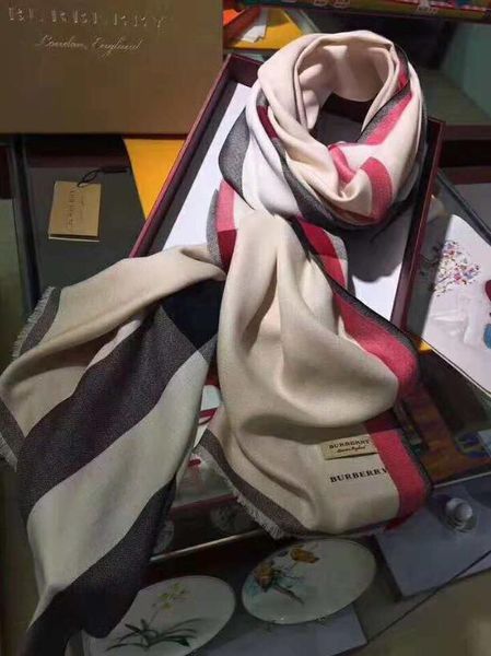 wholesale brand design soft cotton scarf fashion classic lattice yarn-dyed pattern scarf spring and autumn men's and women's shawl, Blue;gray
wholesale brand design soft cotton scarf fashion classic lattice yarn-dyed pattern scarf spring and autumn men's and women's shawl, Blue;gray