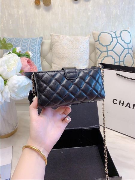 2020 women's fashion classic one-shoulder bag, small square bag, go anywhere essential
2020 women's fashion classic one-shoulder bag, small square bag, go anywhere essential