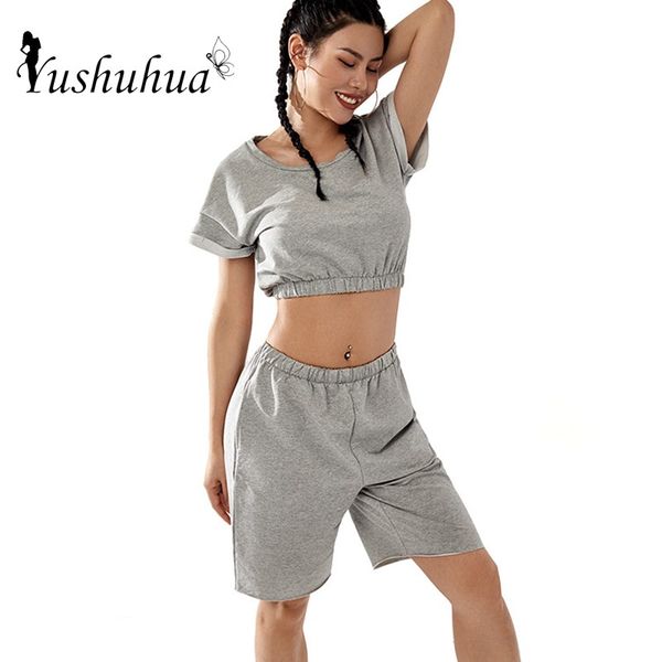 sports suit women's 2020 summer loose two-piece fitness set women running sweat suit set shirt and shorts quick dry workout, White;red
sports suit women's 2020 summer loose two-piece fitness set women running sweat suit set shirt and shorts quick dry workout, White;red
