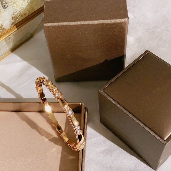 selling luxury jewelry bracelet, snake festival bracelet pavé diamond cut, sub-gold material 18k gold plated wedding fashion female desi, Golden;silver
selling luxury jewelry bracelet, snake festival bracelet pavé diamond cut, sub-gold material 18k gold plated wedding fashion female desi, Golden;silver