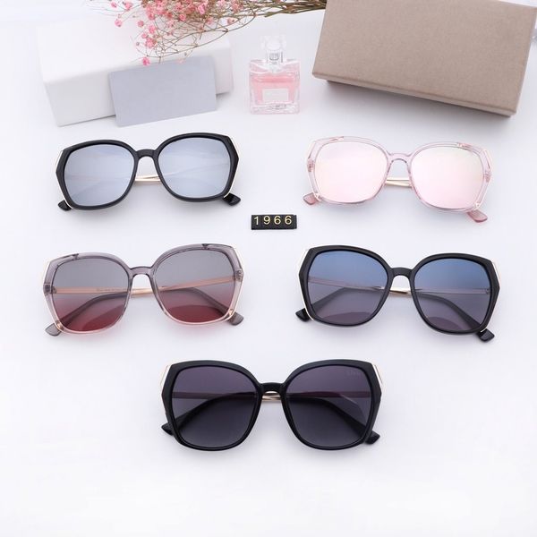 brand polarizing sunglasses for ladies polaroid hd lens tr-90 frame light and comfortable fashion model 1966, White;black
brand polarizing sunglasses for ladies polaroid hd lens tr-90 frame light and comfortable fashion model 1966, White;black