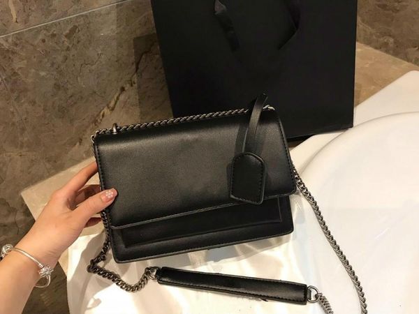 the latest fashion full genuine leather handbags ladies shoulder messenger mobile phone bag black red with box
the latest fashion full genuine leather handbags ladies shoulder messenger mobile phone bag black red with box