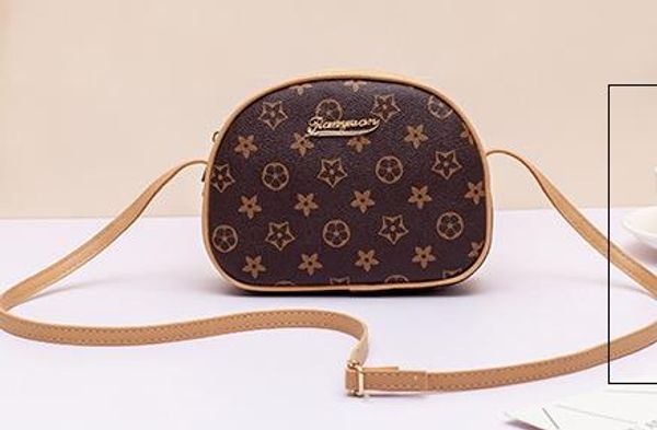2020 trendy retro presbyopic contrast shoulder bag designer women's bag wild personality portable messenger coin purse drop shipping
2020 trendy retro presbyopic contrast shoulder bag designer women's bag wild personality portable messenger coin purse drop shipping