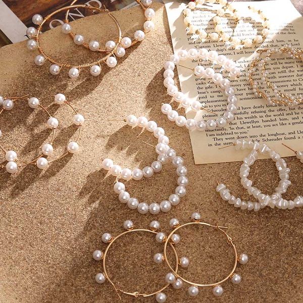 vienkim fashion plain gold color pearl hoop earrings for women simple big circle hoops statement metal earrings party jewelry, Golden;silver
vienkim fashion plain gold color pearl hoop earrings for women simple big circle hoops statement metal earrings party jewelry, Golden;silver